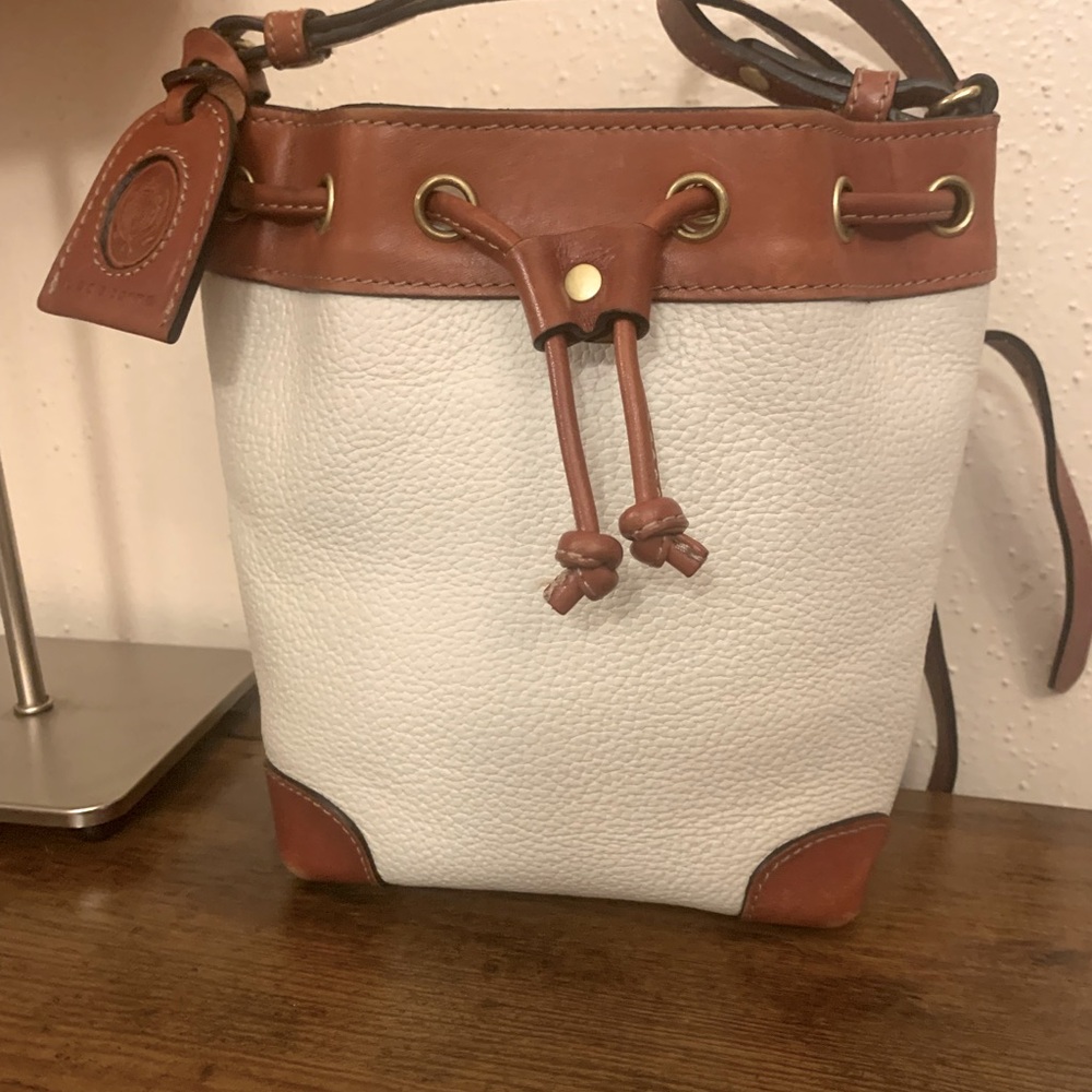 Vintage Liz Claiborne Leather Co.Bucket Crossbody Bag